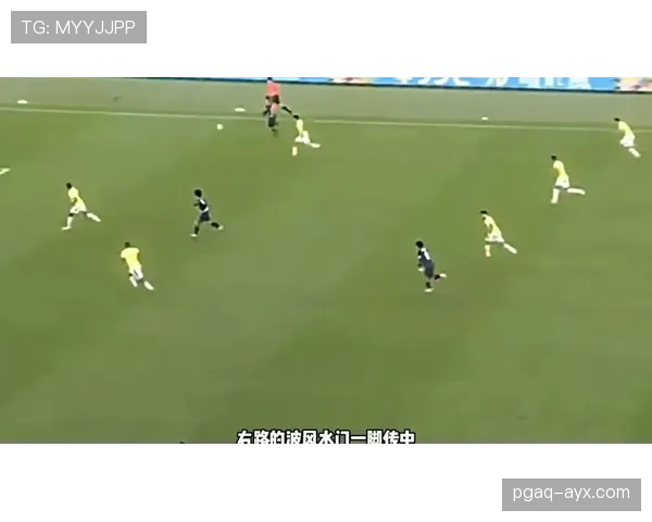 足球场上的爆笑乌龙：盘点那些令人捧腹的经典失误瞬间